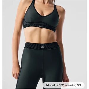 Alo Airlift Line Up Bra & leggings set small